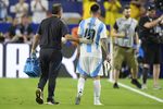 Dua Wajah Messi di Final Copa America 2024: Menangis, 54 Menit Kemudian Tertawa Dua Wajah Messi di Final Copa America 2024: Menangis, 54 Menit Kemudian Tertawa